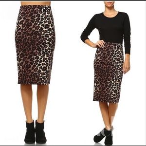 ♥️ 2 left Anthropologie Leopard print pencil skirt